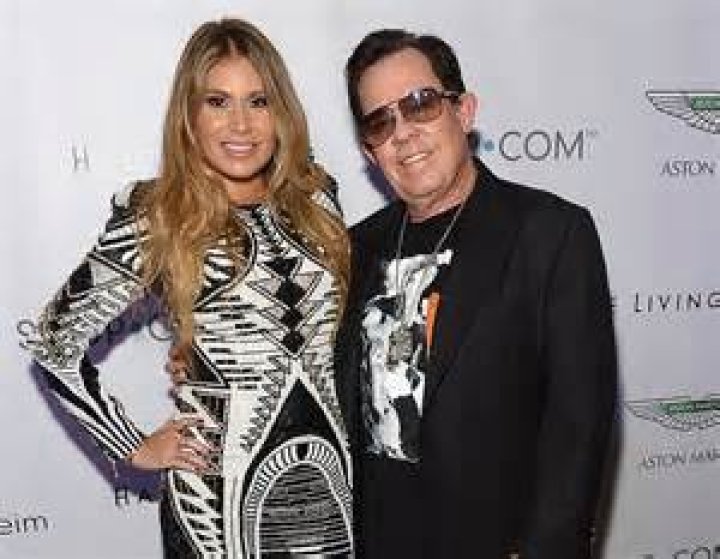 Explore About Shop.Com Owner Loren Ridinger Net Worth In 2022- How Rich Is JR Ridinger Wife?