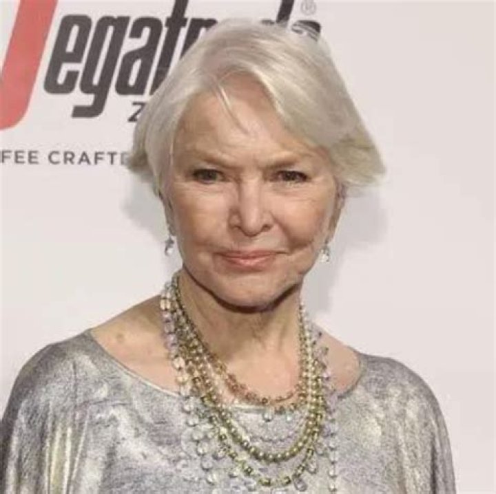 
Lise Martin Height, Weight, Net Worth, Age, Birthday, Wikipedia, Who, Nationality, Biography 